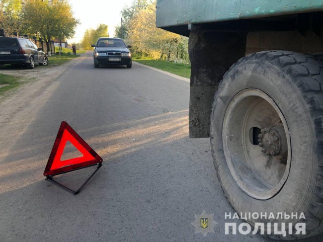 Трагедія на Рівненщині: сусід за кермом вантажівки збив 6-річну дитину. ФОТО