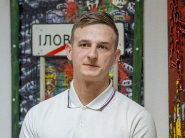 Волинський атовець бере участь у виставці художників-ветеранів у Києві. ФОТО