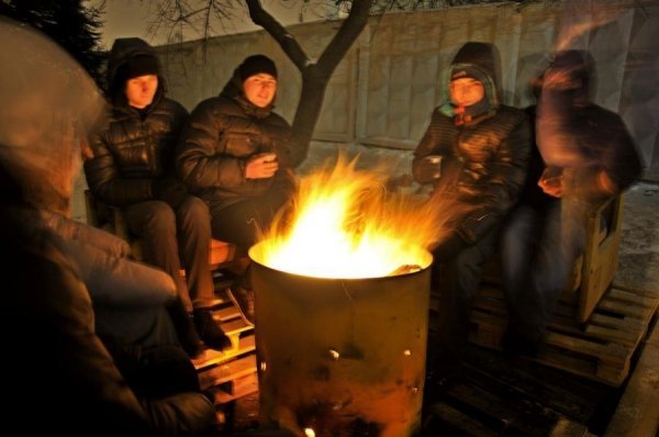 Блокування ВВшників у Луцьку: п'ята ніч. ФОТО