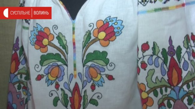 Лучанка відтворює давні візерунки на сучасному одязі. ВІДЕО 