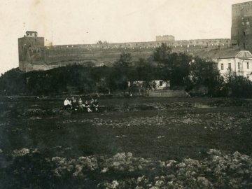 Яким був Луцький замок без базару. РЕТРОФОТО 