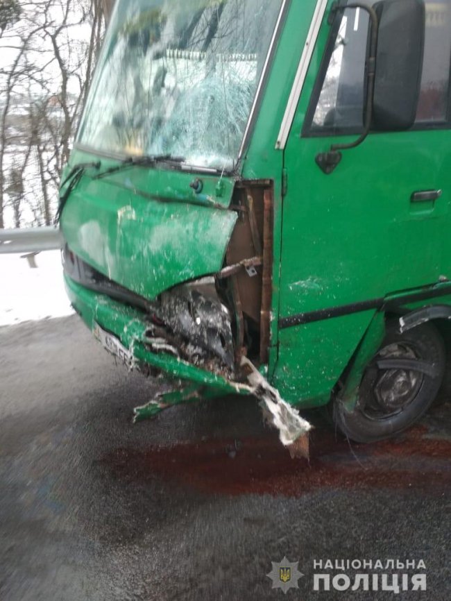 Жахлива аварія на Київщині: троє людей загинуло, четверо – у лікарні