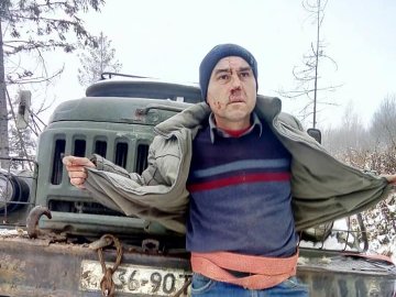 Прив'язали до лісовоза і катували: на Львівщині побили журналіста