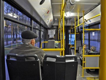 Як луцькі пенсіонери їздитимуть із електронними квитками. ВІДЕО
