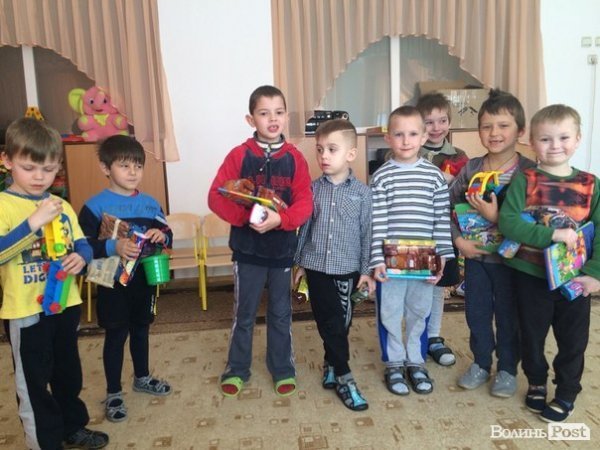 Як волинських дітлахів тішили перед Великоднем. ФОТО