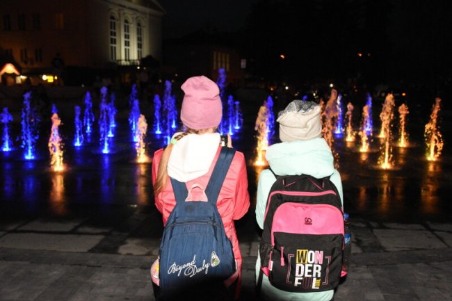 У Луцьку влаштували перший повноцінний запуск головного фонтану міста. ФОТО 