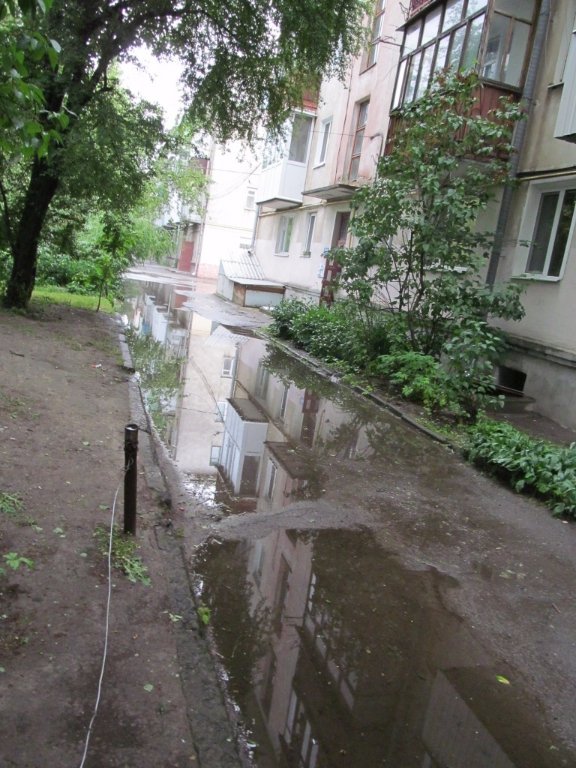 Мешканці Луцька скаржаться на бездіяльність ЖКГ. ФОТО