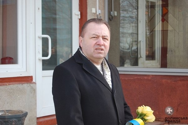  У Луцьку біля дошки Чорноволу пересварилися влада й опозиція. ФОТО