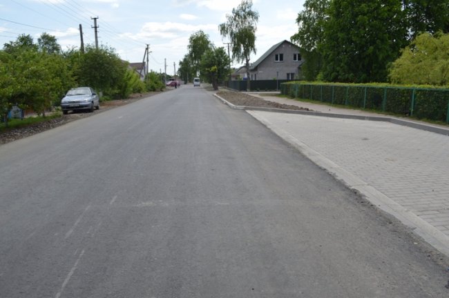 Показали, як у Ковелі ремонтують дороги