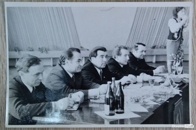 На конференції в Маневицькому районі (1973)