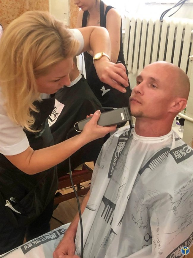 У Луцьку госпіталь на один день перетворили на салон краси