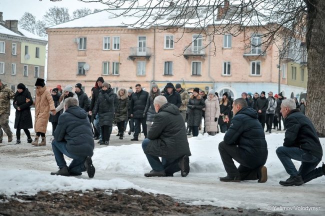 «Найважчий біль – коли батьки хоронять своїх дітей»: на Волині попрощалися із Героєм Максимом Багнюком