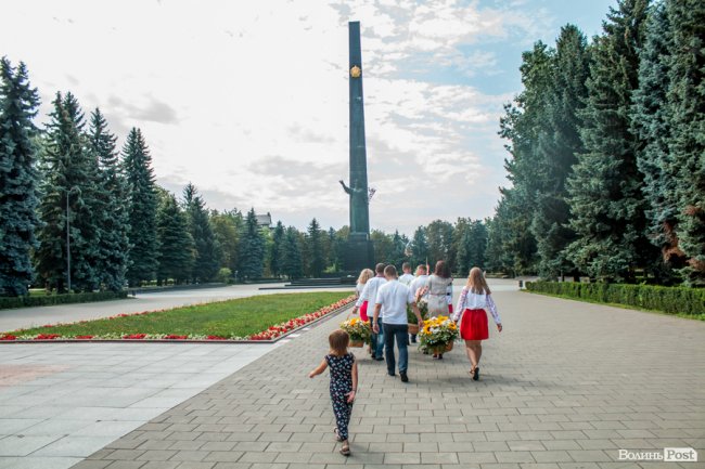 Ми повинні пам’ятати: працівники луцького «Мотору» вшанували полеглих Героїв