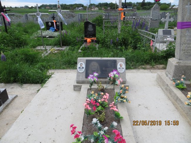 Під Луцьком «антихристи» крадуть хрести з могил. ФОТО