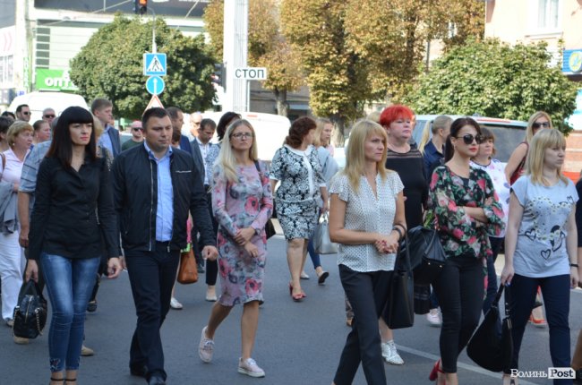 «Був сміливим, добрим і завжди допомагав»: у Луцьку попрощалися з Героєм Юрієм Лавренчуком. ФОТОРЕПОРТАЖ