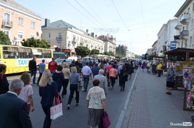 «Був сміливим, добрим і завжди допомагав»: у Луцьку попрощалися з Героєм Юрієм Лавренчуком. ФОТОРЕПОРТАЖ