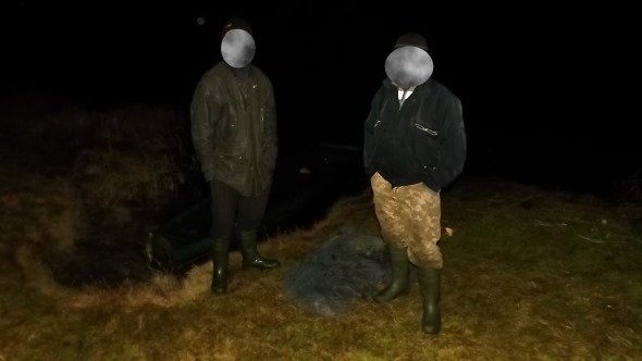 Затримали двох волинян, які ловили рибу трьома сітками. ФОТО