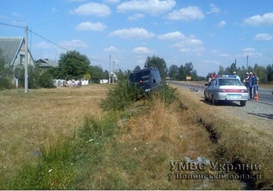 На Волині у ДТП постраждали мотоцикліст та велосипедист. ФОТО