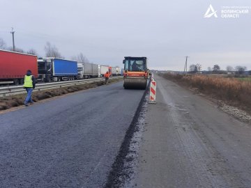 Біля пункту пропуску «Ягодин» ремонтують дорогу