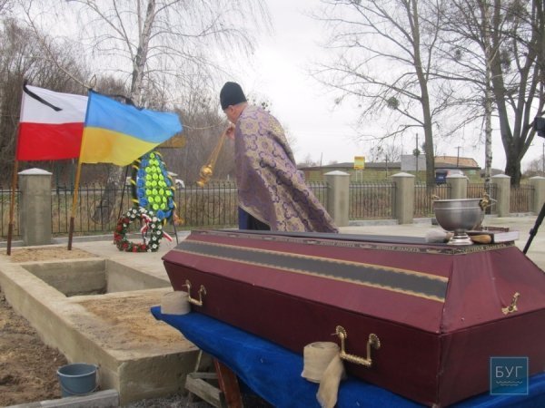 У Володимирі-Волинському перепоховали жертв масових розстрілів НКВД. ФОТО