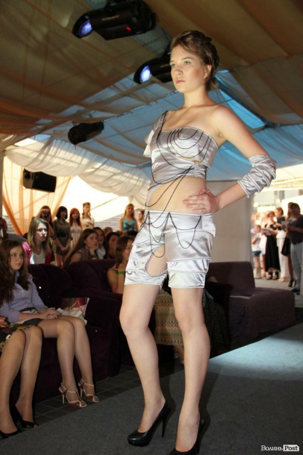 Довгоногі красуні, купальники, сукні: День моди в Луцьку. ФОТО