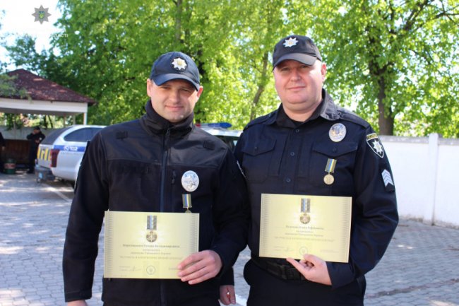 У Луцьку нагородили патрульних, які брали участь у війні з Росією. ФОТО