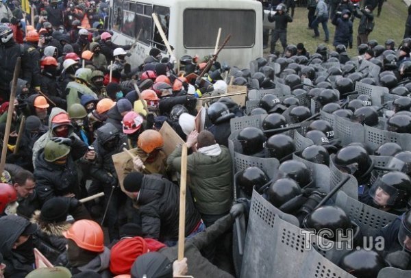 Бійки у Києві. ФОТО. ВІДЕО. НАЖИВО