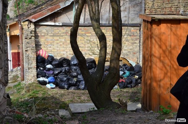 У Луцьку пам’ятку навмисно руйнують, - громадські активісти. ФОТО