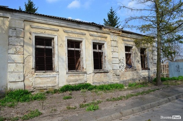 У Луцьку пам’ятку навмисно руйнують, - громадські активісти. ФОТО