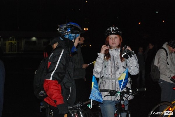 У Луцьку відбувся авто-, велопробіг в підтримку Євромайдану. ФОТО