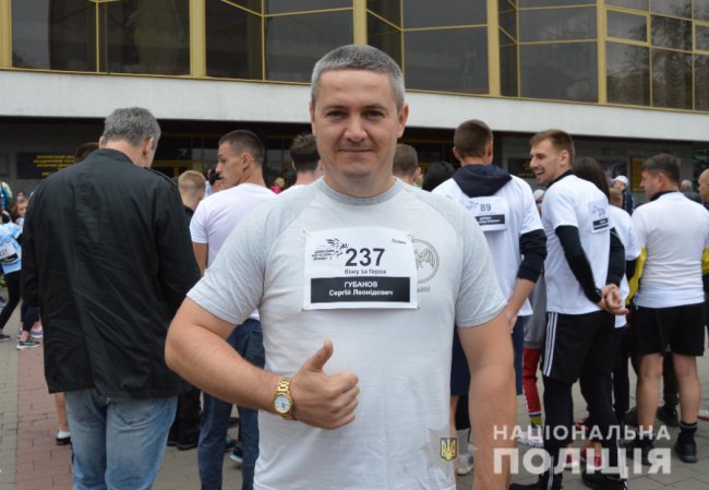 Волинські поліцейські бігли на честь загиблих воїнів. ФОТО