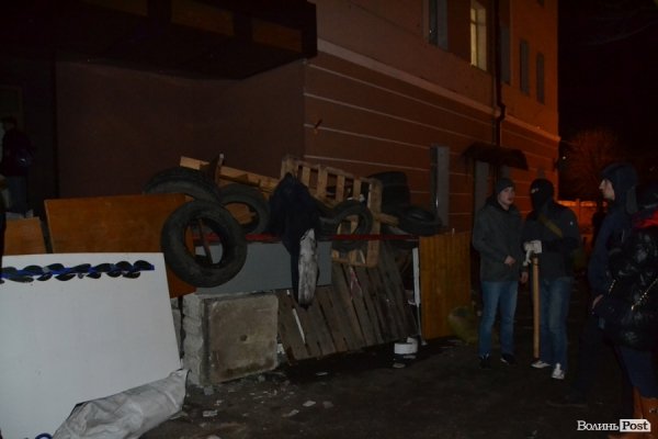 Активісти покинули управління міліції у Луцьку. ФОТО