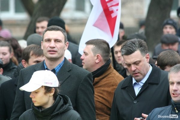 «Вставай, Україно» у Луцьку: обличчя протесту. ФОТО