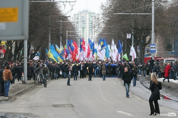 «Вставай, Україно» у Луцьку: обличчя протесту. ФОТО