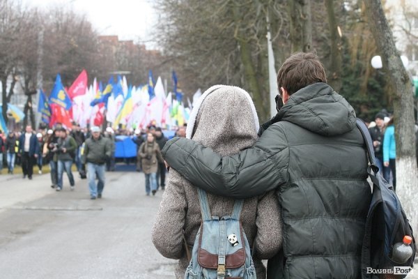 «Вставай, Україно» у Луцьку: обличчя протесту. ФОТО