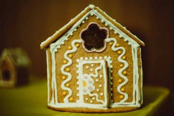 На Волині - благодійний аукціон пряничних будиночків. ФОТО