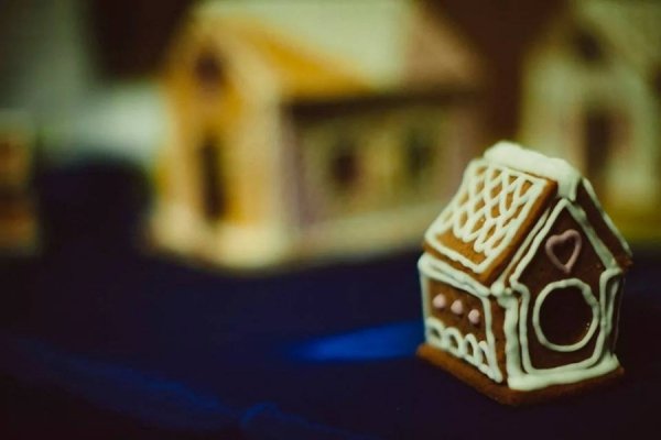 На Волині - благодійний аукціон пряничних будиночків. ФОТО