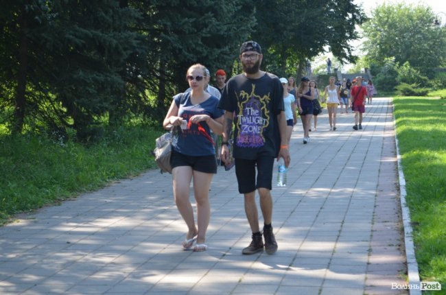 Спека в наметах і аншлаг у зоні купання: як фестивалить «Бандерштат». ФОТО
