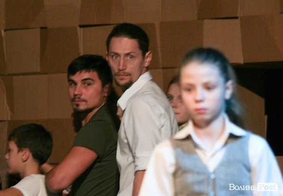 У Луцьку показали танцювальний перформенс «Дім». ФОТО