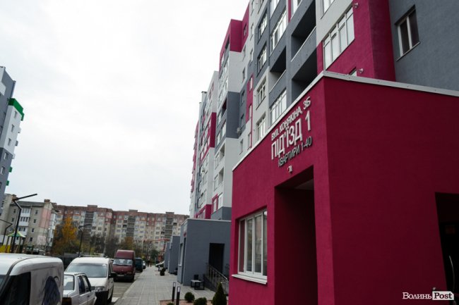 Холод – не завада: як у Луцьку будують «карамельний» житловий комплекс. ФОТО*