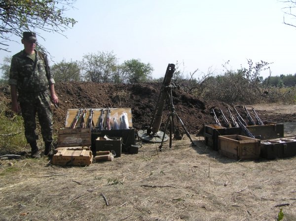 Бійці 51-ої бригади знайшли склад зброї терористів. ФОТО