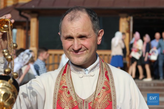 У місті на Волині освятили перші великодні кошики. ФОТО