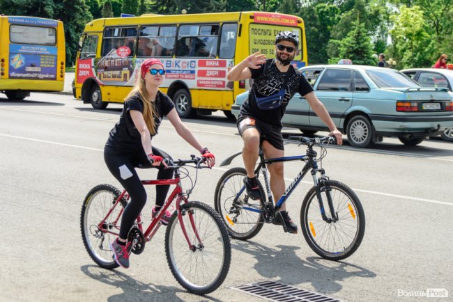З дітками, собакою та у вишиванках: як лучани провели «Велодень-2019». ФОТО