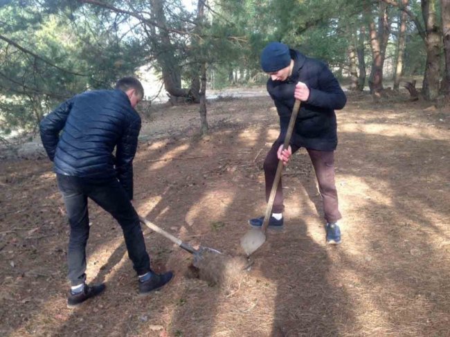Сміття вивозили тракторами і підводами: як на Волині прибирали ліси. ФОТО