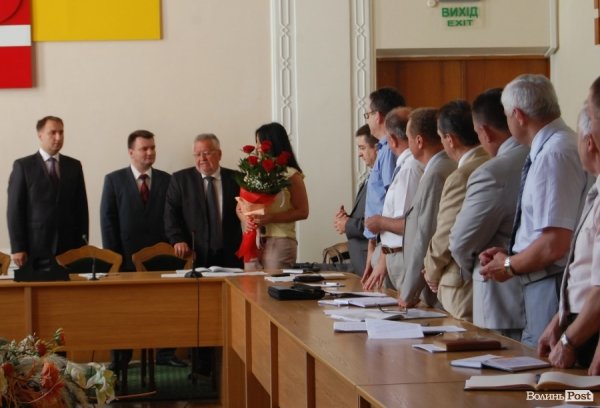 Волинські чиновники аплодували Галині Конах стоячи. ФОТО