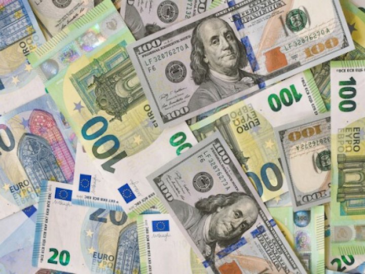Що вигідніше долар чи євро для довгострокових накопичень