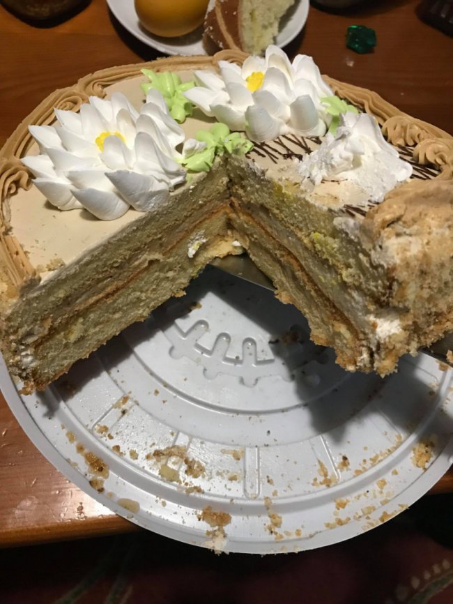 Ковельчанці продали торт із пліснявою. ФОТО