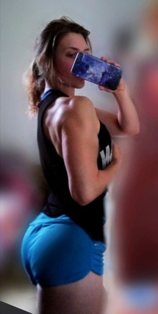 Волинянка малює історичні портрети, розписує храми і займається бодібілдингом 