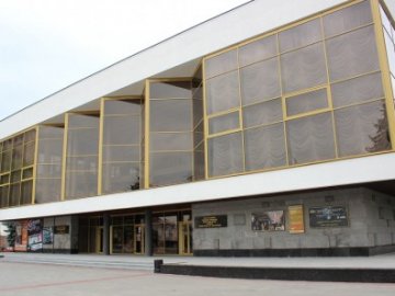 У Луцьку померли троє працівників драмтеатру