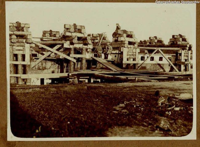 Австрійці дістали потоплене росіянами судно, Рожище, 1914-1918 рр.